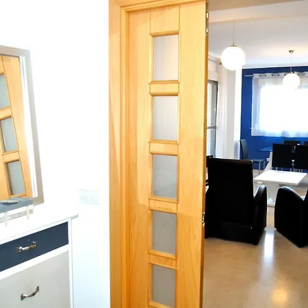 Apartman Marina Raset, 3 Dormitorios, Centro, By Bookindenia