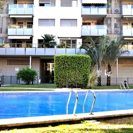 Marina Raset En El Puerto De A 100m De La Playa De Marinas Dénia