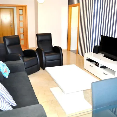 Marina Raset, 3 Dormitorios, Centro, By Bookindenia *