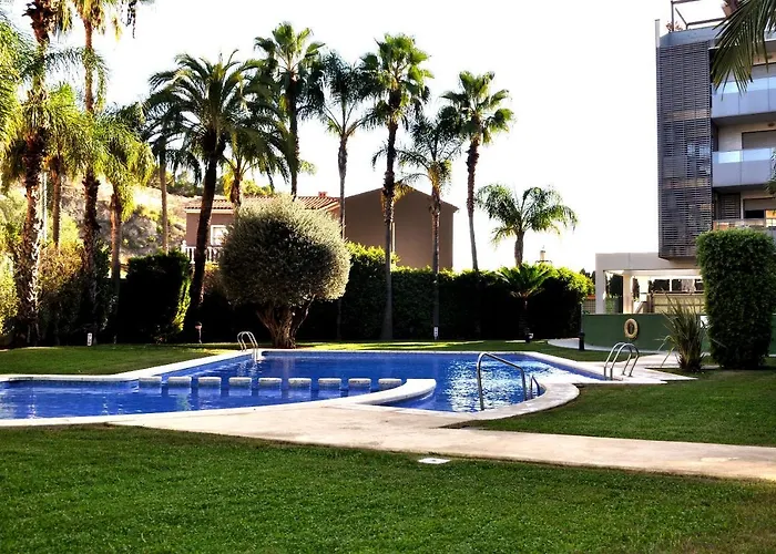 Marina Raset, 3 Dormitorios, Centro, By Bookindenia *