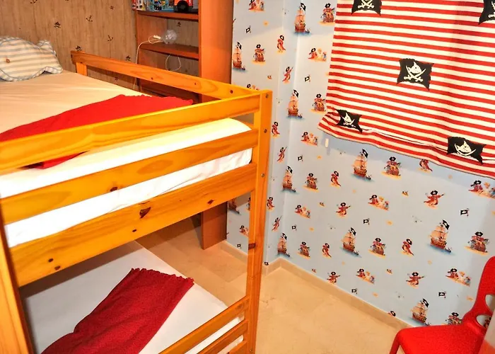 Marina Raset, 3 Dormitorios, Centro, By Bookindenia