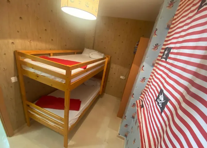 Apartment Marina Raset, 3 Dormitorios, Centro, By Bookindenia