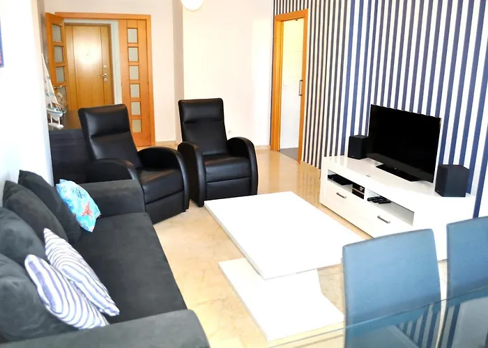 Marina Raset, 3 Dormitorios, Centro, By Bookindenia *